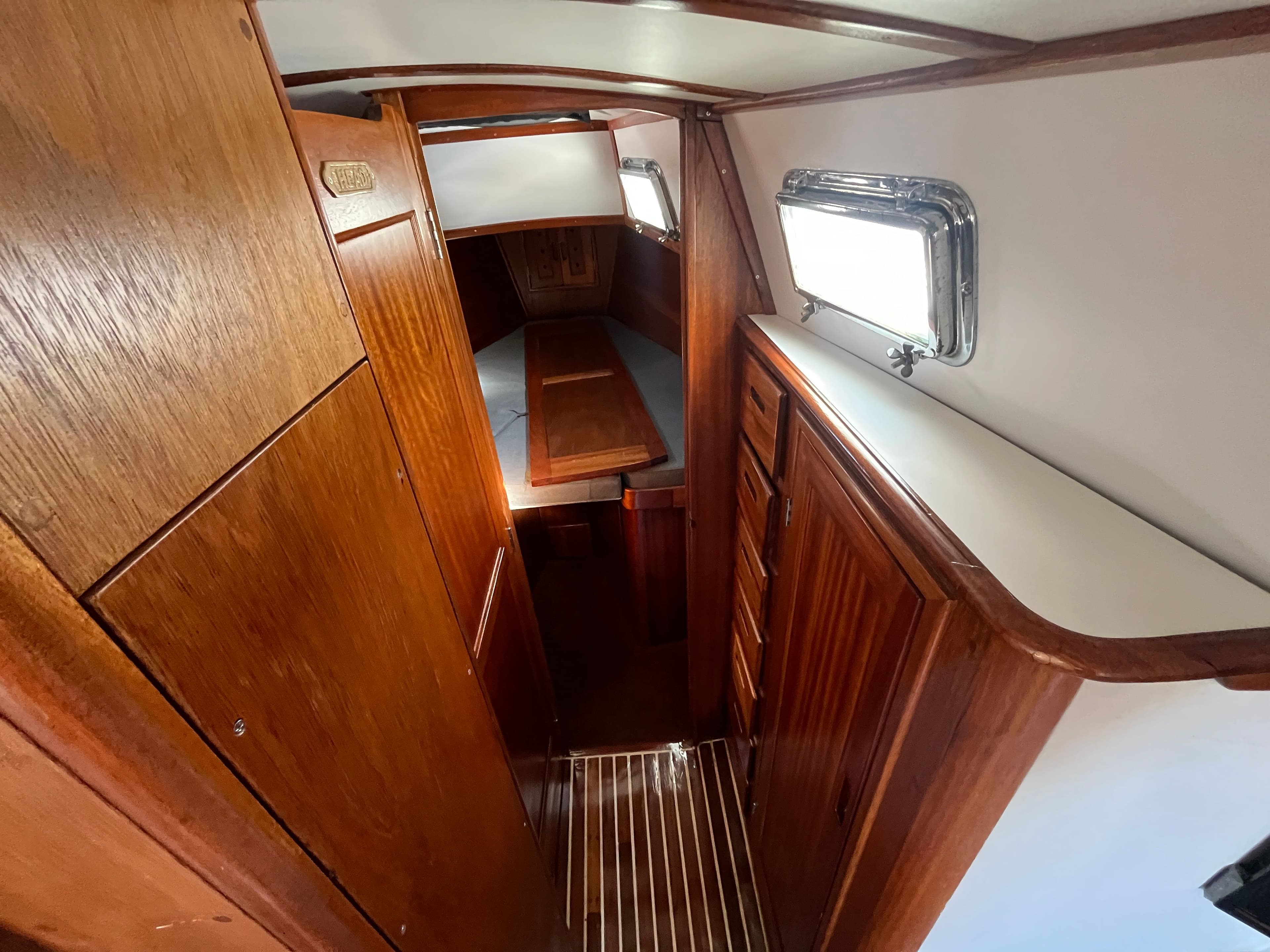 1967 Islander 37